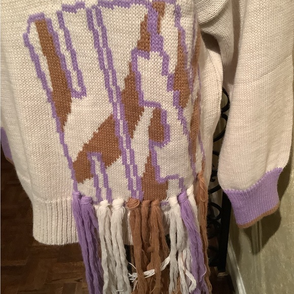Stylish Beige and Purple Sweater - Picture 3 of 7